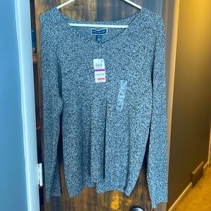 Karen Scott Women’s V-Neck sweater. Gray size extra extra large. Cozy and warm.